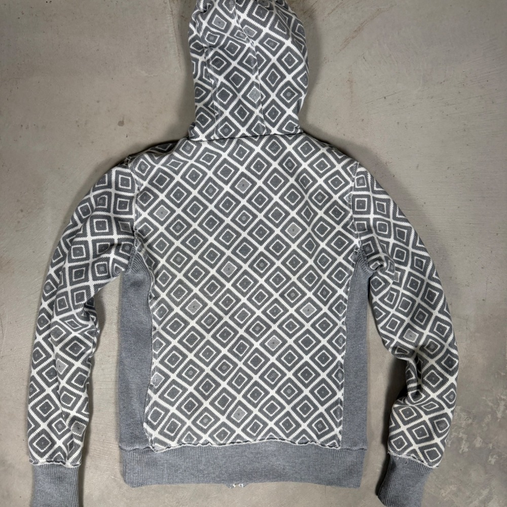 686 Womens Grey White Geometric Diamond Print‎ Full Zip Hoodie Sweatshirt Medium - Picture 4 of 5